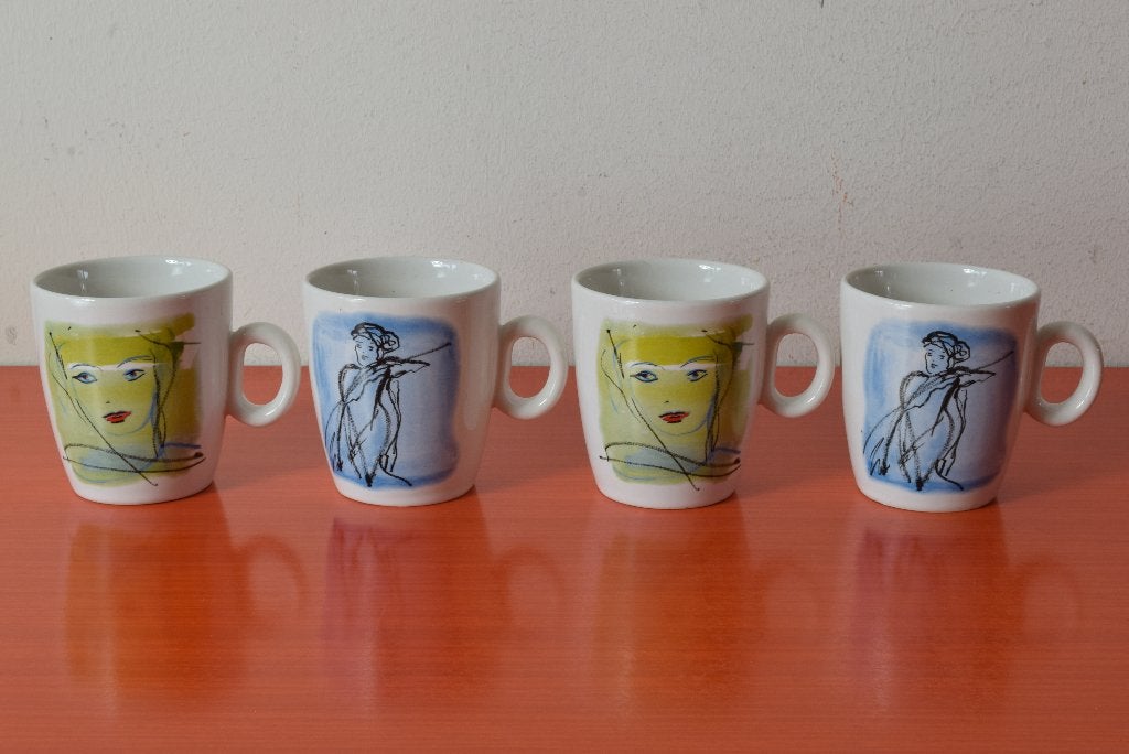 Set van 4 retro vintage porseleinen Sylvia Kristel mokken, Huis en Inrichting, Keuken | Servies, Overige merken, Ophalen of Verzenden