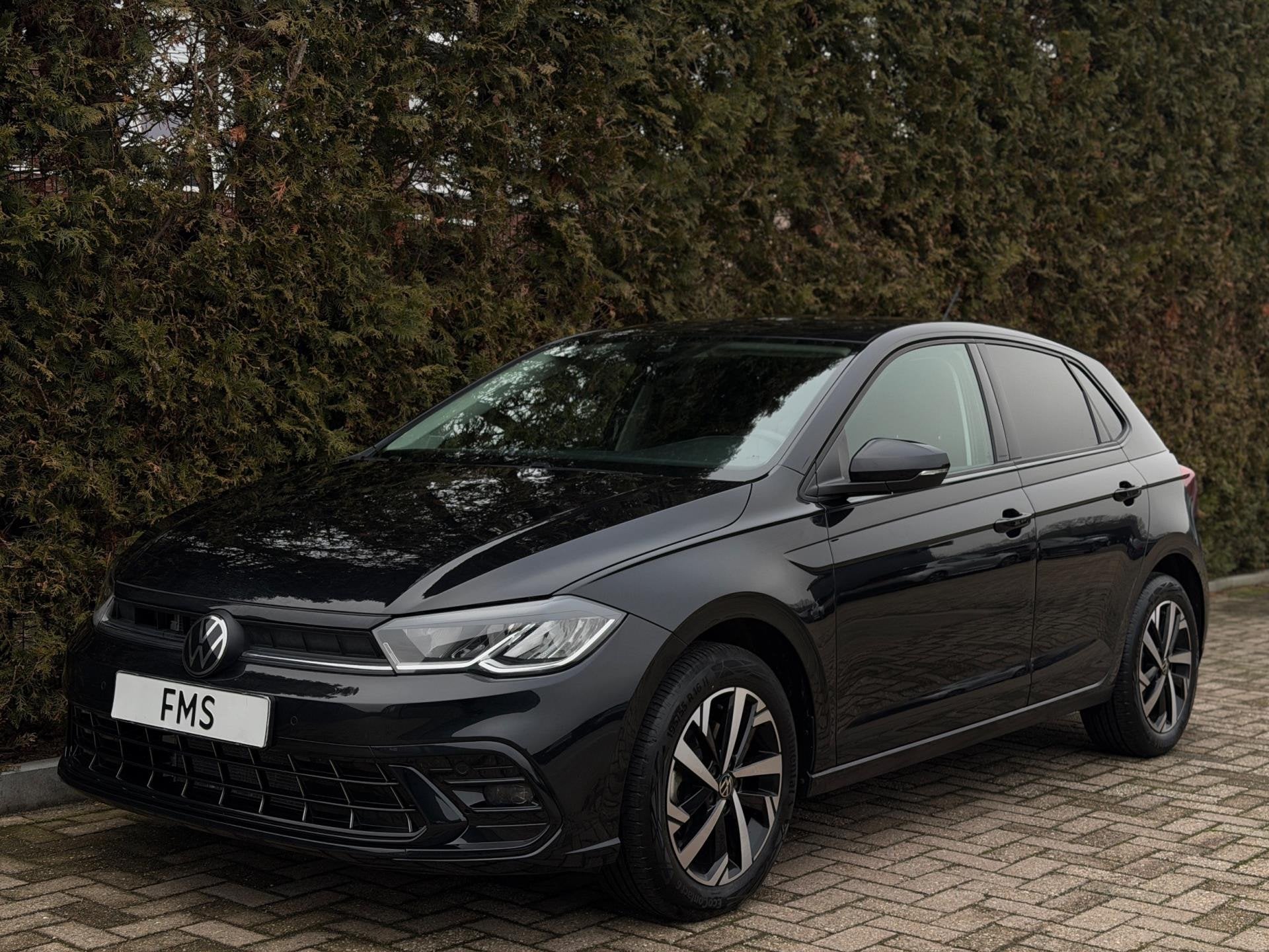 Volkswagen Polo 1.0 TSI Life CarPlay Camera LED, Auto's, Stof, Gebruikt, Zwart, Met garantie (alle)