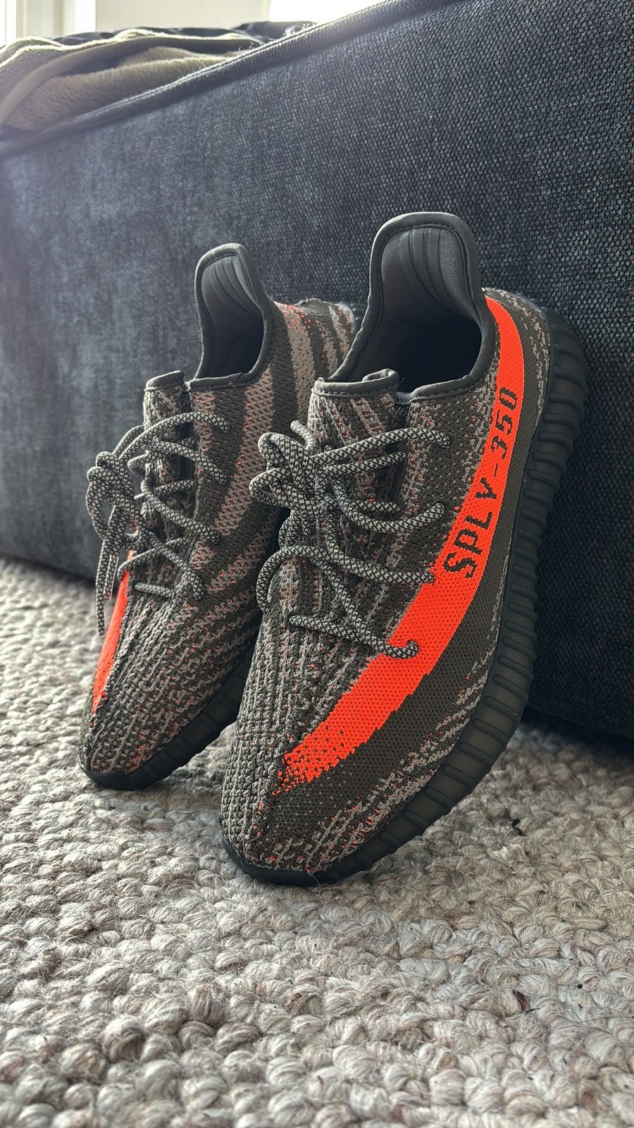 Adidas Yeezy Boost 350 V2 Carbon Beluga - 45 1/3, Overige kleuren, Nieuw, Ophalen of Verzenden, Sneakers of Gympen