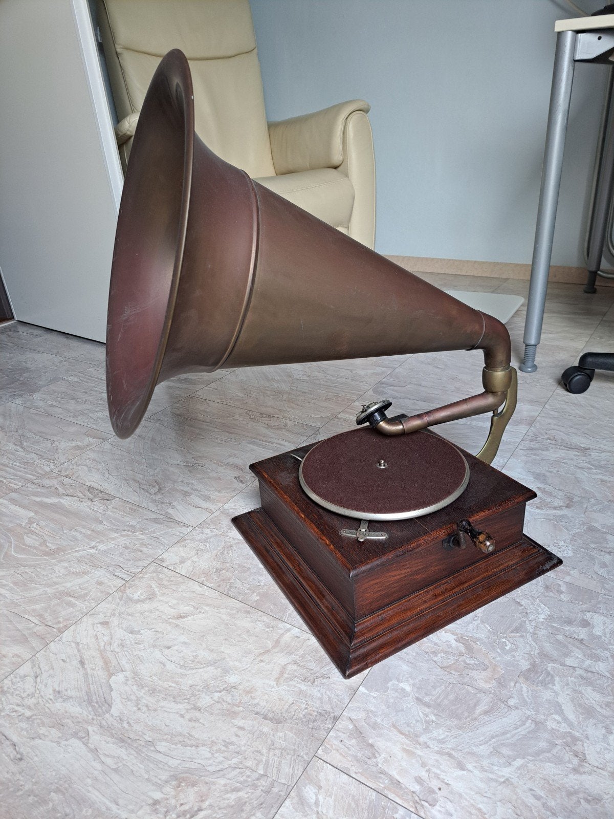Antieke Grammofoon met Hoorn ( defect ) en Kist Vinylplaten, Ophalen of Verzenden