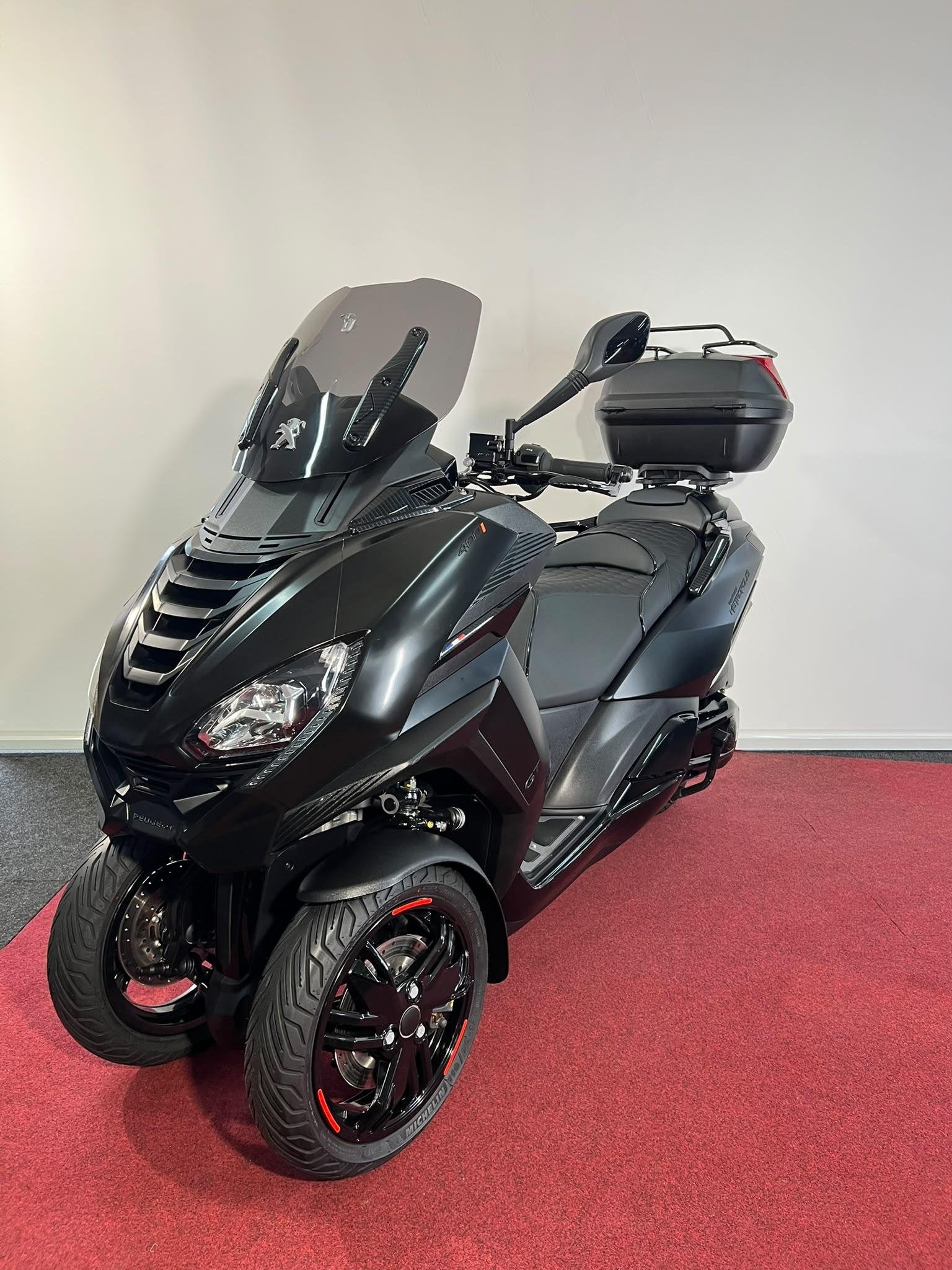 Peugeot Metropolis GT GT CARBON Peugeot Metropolis GT CARBON, Motoren, Scooter, Automaat, Bonnetstraat 1
6718 XN  Ede, NL, Info@moteogroup.com