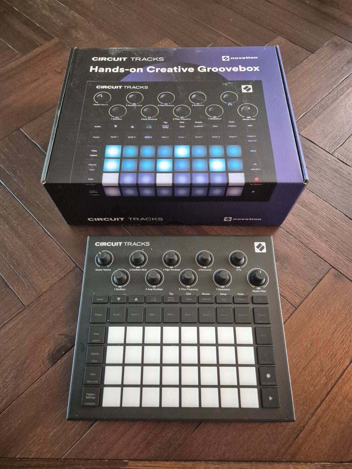 Novation Circuit Tracks, Muziek en Instrumenten, Ophalen of Verzenden, Zo goed als nieuw