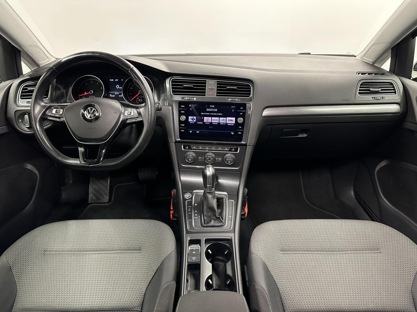 Volkswagen Golf Variant 1.4 TSI Highline Business PANO NAVI, Auto's, Gebruikt, 4 cilinders, Met garantie (alle), Zwart