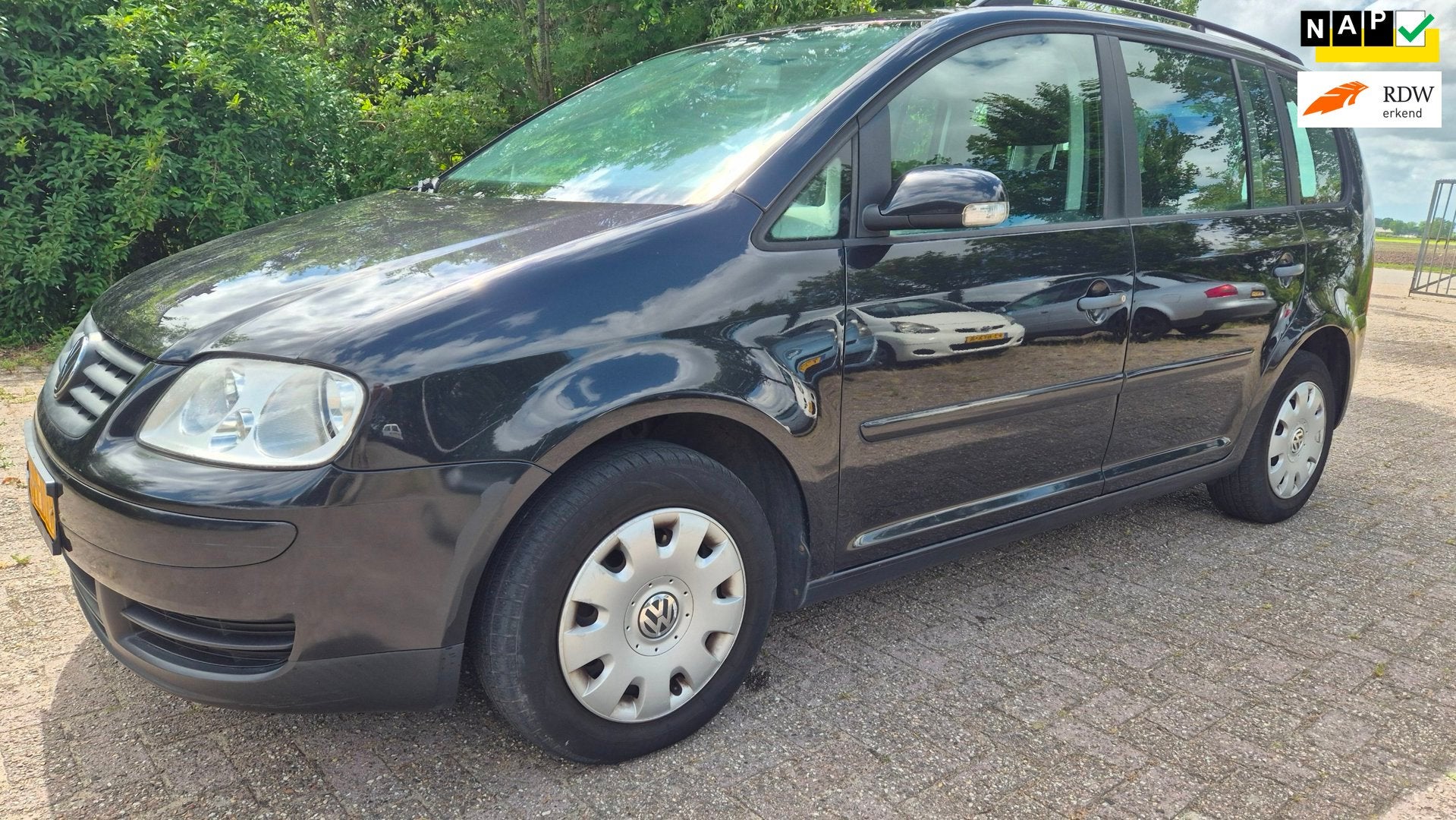 Volkswagen Touran 1.6 Business KOUDE AIRCO APK, 4 cilinders, Zwart, Handgeschakeld, Euro 4