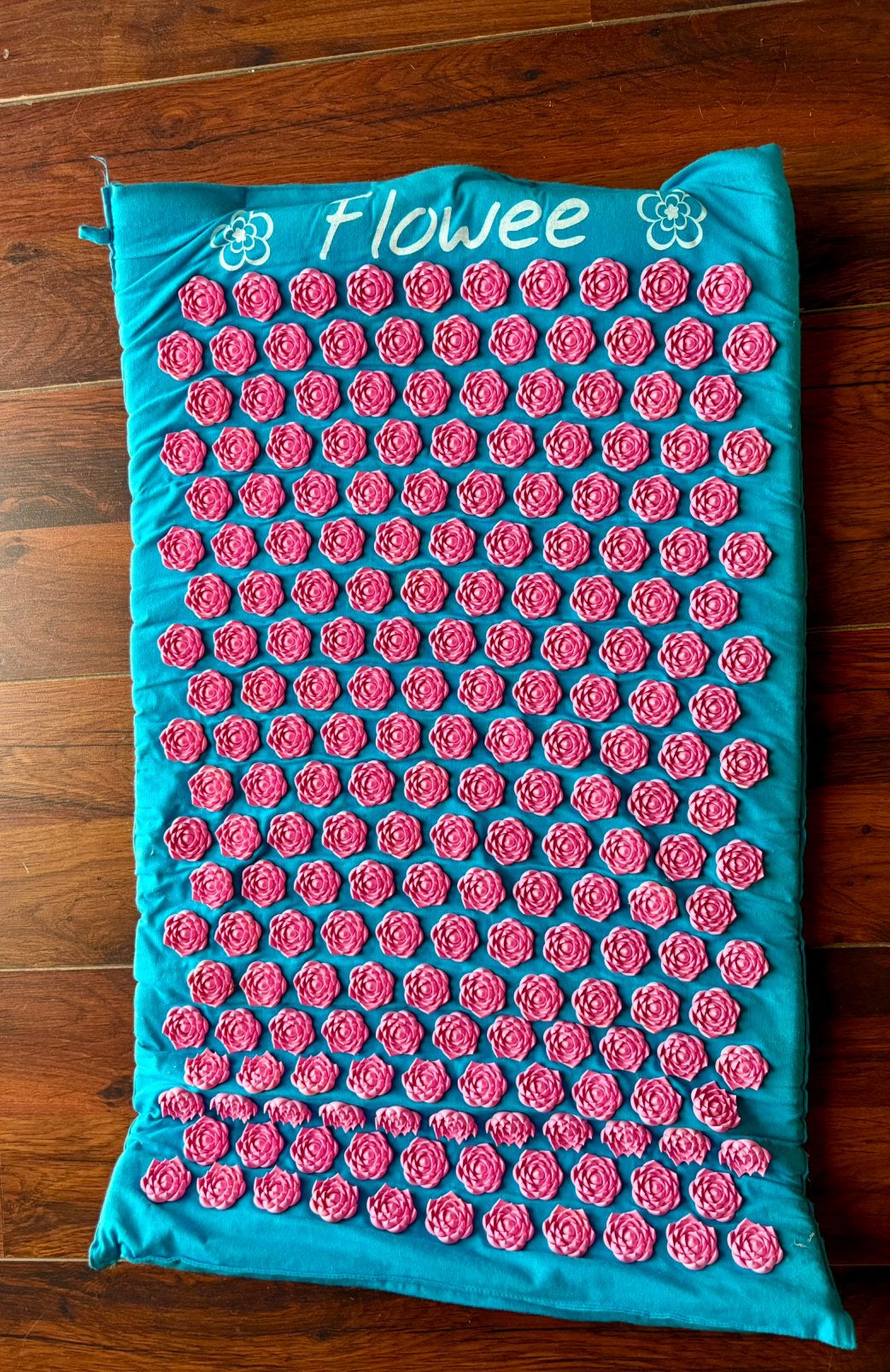 Spijkermatje flowee aqua en roze met hoesje, Sport en Fitness, Massageproducten, Verzenden, Zo goed als nieuw, Apparaat