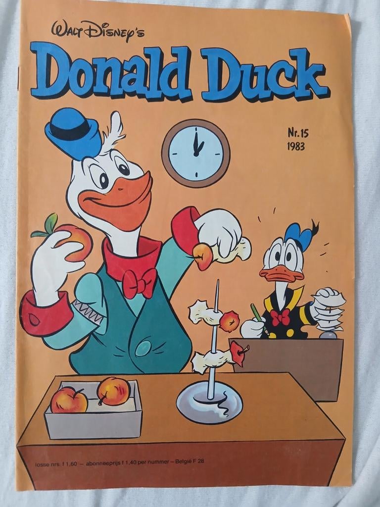 Zeldzame Oude Donald Duck Nr. 15 uit 1983, Boeken, Ophalen of Verzenden, Zo goed als nieuw, Walt Disney, Eén stripboek