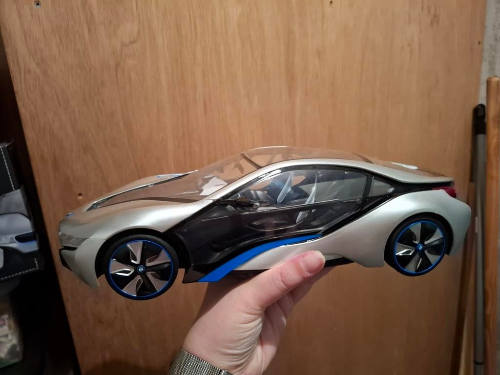 BMW I8 op afstand bestuurbare auto, Ophalen of Verzenden, Overige schalen
