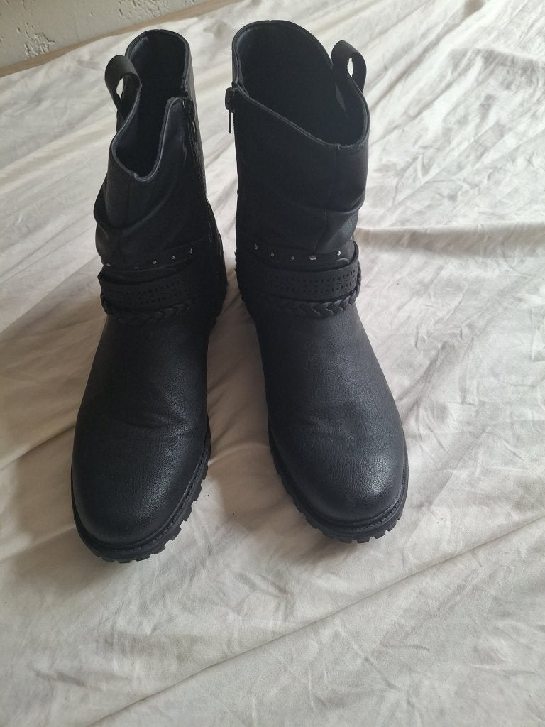 korte dames laarsjes maat42 van blue box ZGAN, Kleding | Dames, Schoenen, Blue Box, Zwart, Lage of Enkellaarzen, Ophalen of Verzenden