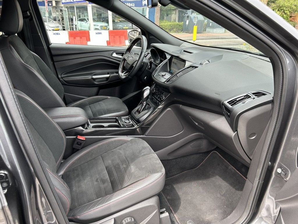 Ford Kuga 1.5 EcoBoost Vignale ST Automaat 4x4 full optie, Automaat, 4 cilinders, 11 km/l, Bedrijf