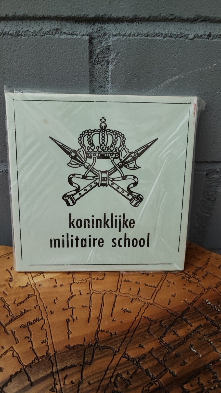 Unieke Mosa Wandtegel / Herinneringstegel - Koninklijke, Verzamelen, Ophalen of Verzenden, Landmacht, Nederland, Embleem of Badge
