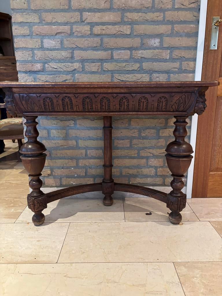 Antieke bijzettafel met houtsnijwerk, Ophalen