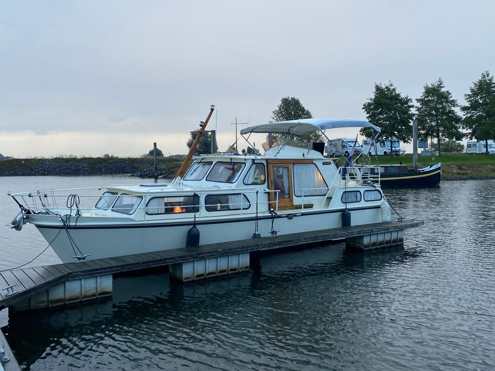 Nette en ruime Millboat kruizer met veel comfort, Watersport en Boten, Motorboten en Motorjachten, Gebruikt, Binnenboordmotor