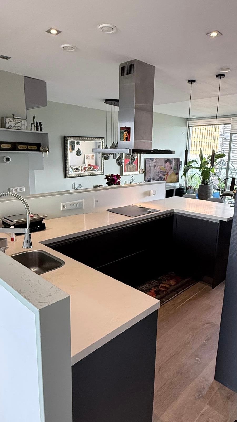 Stylish used Kitchen, Huis en Inrichting, Ophalen, Gebruikt, Dubbelwandige keuken, Hoogglans of Gelakt