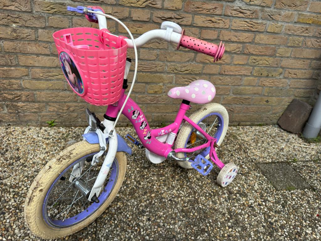 Minnie Mouse Kinderfiets - 2 jaar oud, Fietsen en Brommers, Fietsen | Meisjes, Gebruikt, Terugtraprem, Ophalen