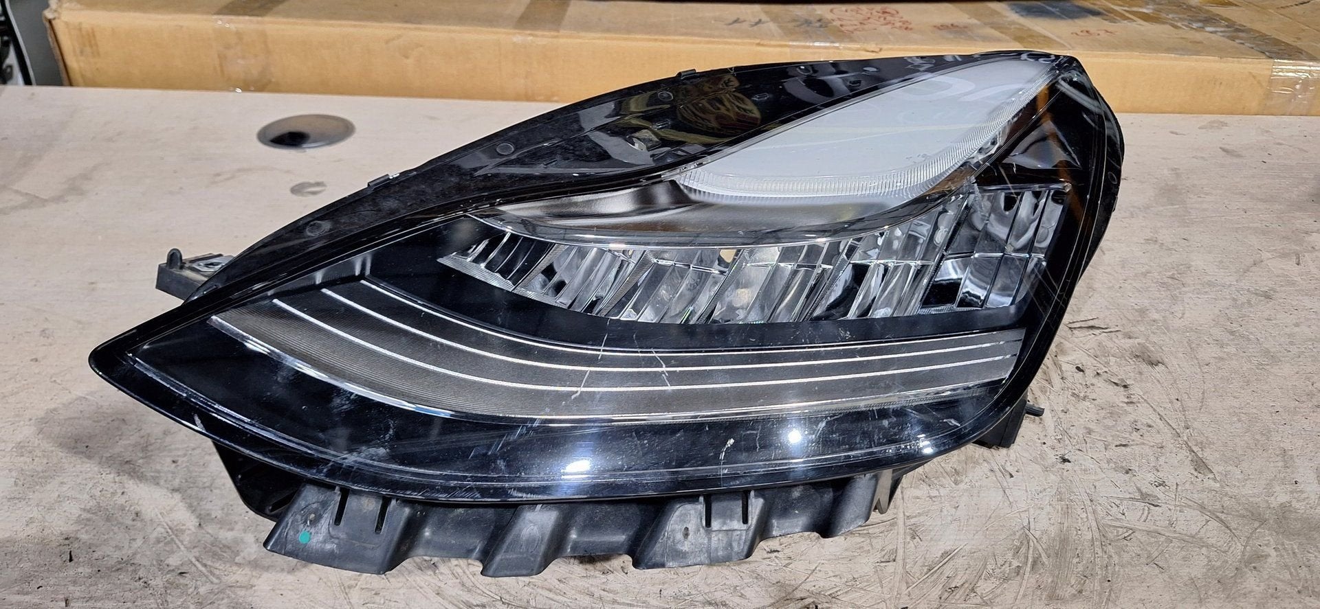 Originele Tesla Model 3 Full LED Koplamp Links (SAE Up-Level
