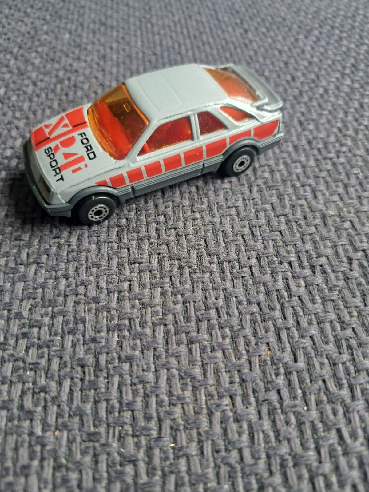 Matchbox model ford Sierra xr4i 1:58, Gebruikt, Auto, Macau, Ophalen of Verzenden