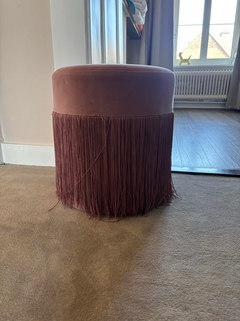 Roze poef met franjes, Ophalen, Minder dan 50 cm, Gebruikt, Rond