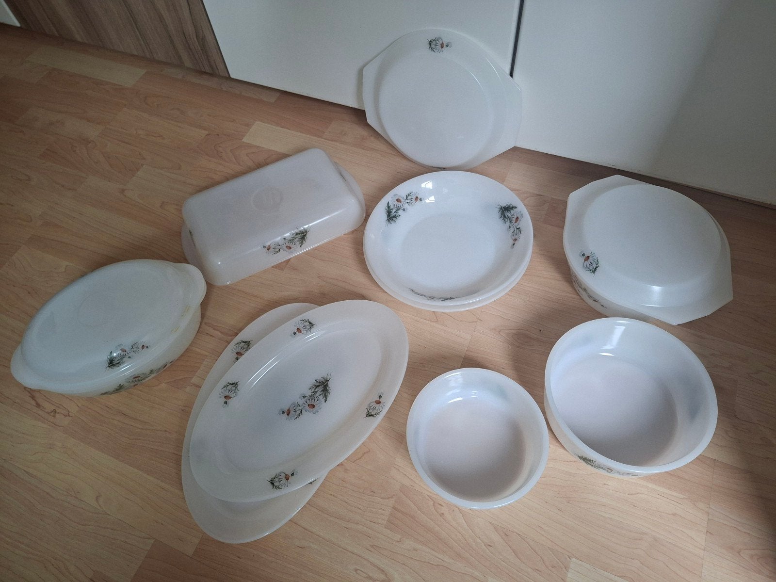 Vintage Arcopal servies set met bloemen Margriet decor, Vintage, Ophalen of Verzenden, Bord(en), Glas