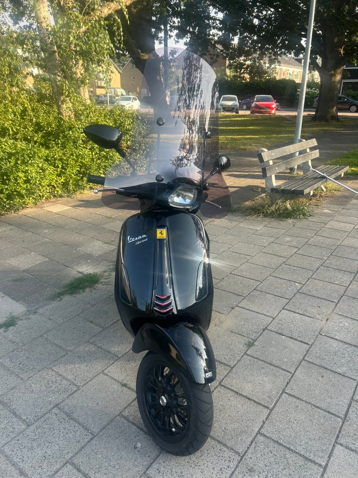 Glans zwarte Vespa sprint, Fietsen en Brommers, Scooters | Vespa, Ophalen, Maximaal 45 km/u, Vespa S, Zo goed als nieuw