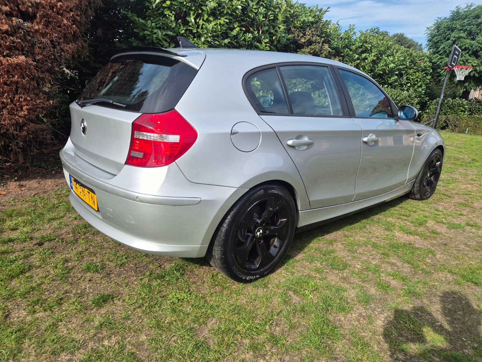 BMW 1-Serie 2.0 118I 5DR AUT 2007 Grijs, Origineel Nederlands, 650 kg, Grijs, Zilver of Grijs