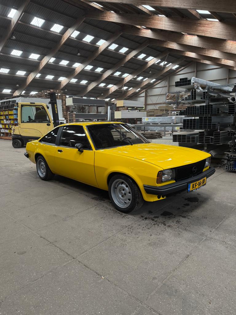 Opel manta 3.0 24v, Achterwielaandrijving, 0 kg, Handgeschakeld, 1120 kg