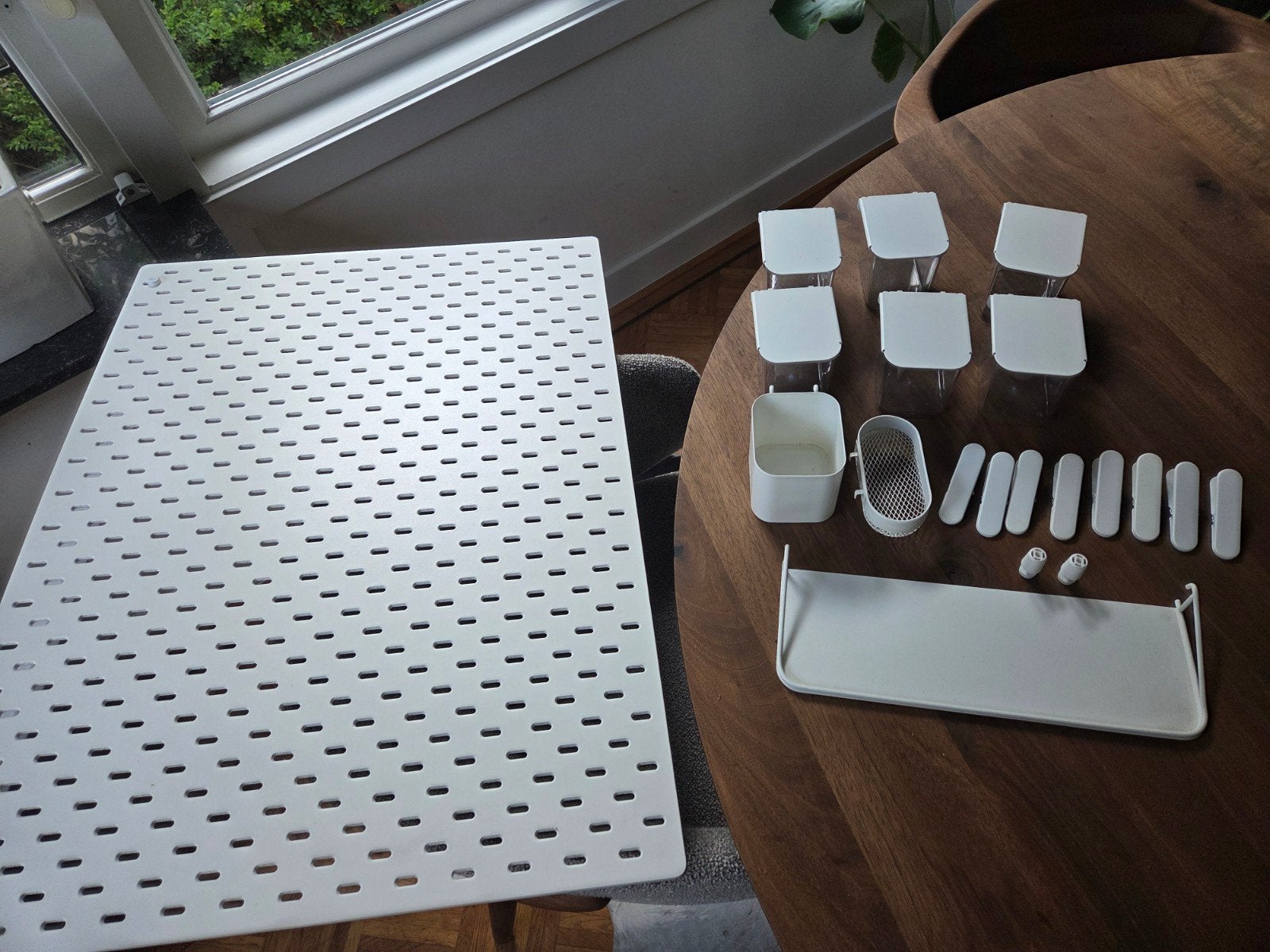 Ikea skadis wit pegboard 76 x 56 met veel onderdelen, Ophalen of Verzenden, Zo goed als nieuw, Overige typen