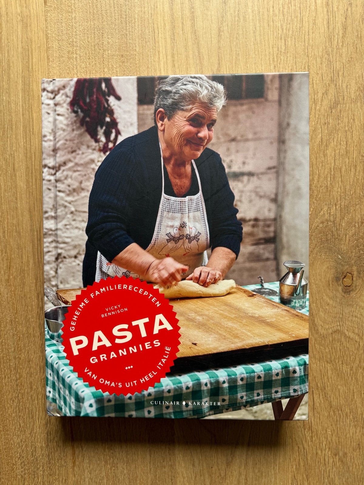 Pasta Grannies: Geheime familierecepten van oma's uit Italië, Ophalen of Verzenden, Zo goed als nieuw, Italië, Hoofdgerechten