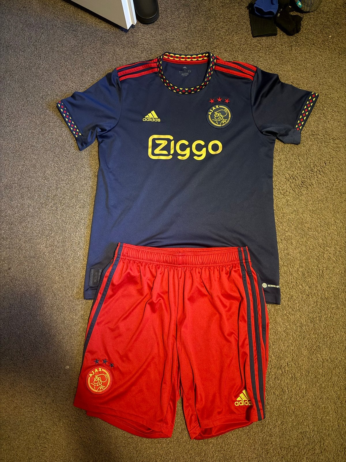 Ajax uit tenue 2022/2023 - Shirt en Broekje Maat L, Maat L, Ophalen of Verzenden, Zo goed als nieuw, Set