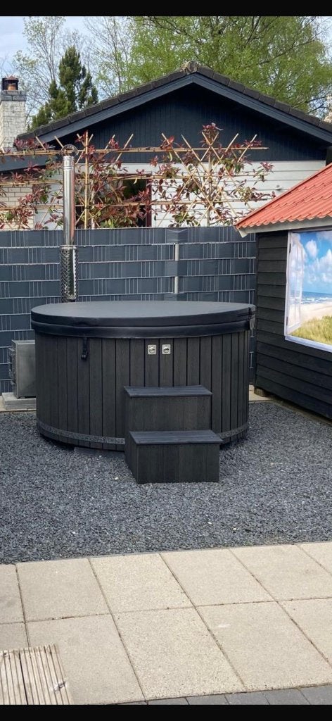 Nieuwe luxe houtgestookte hottub zeer Compleet – € 3.250, Ophalen, Nieuw, Trap, Vast