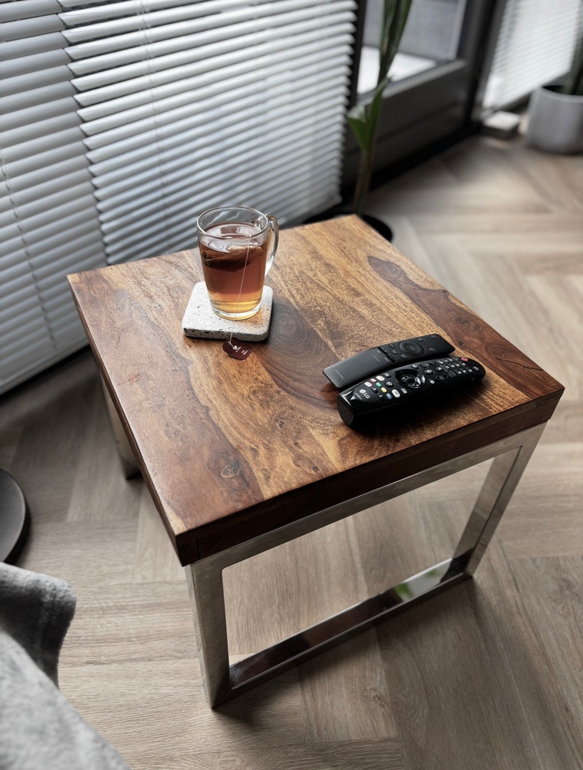 Zo goed als nieuwe RVS /hout bijzettafel, 50x50x60 cm, Ophalen, Minder dan 55 cm, Vierkant, Zo goed als nieuw