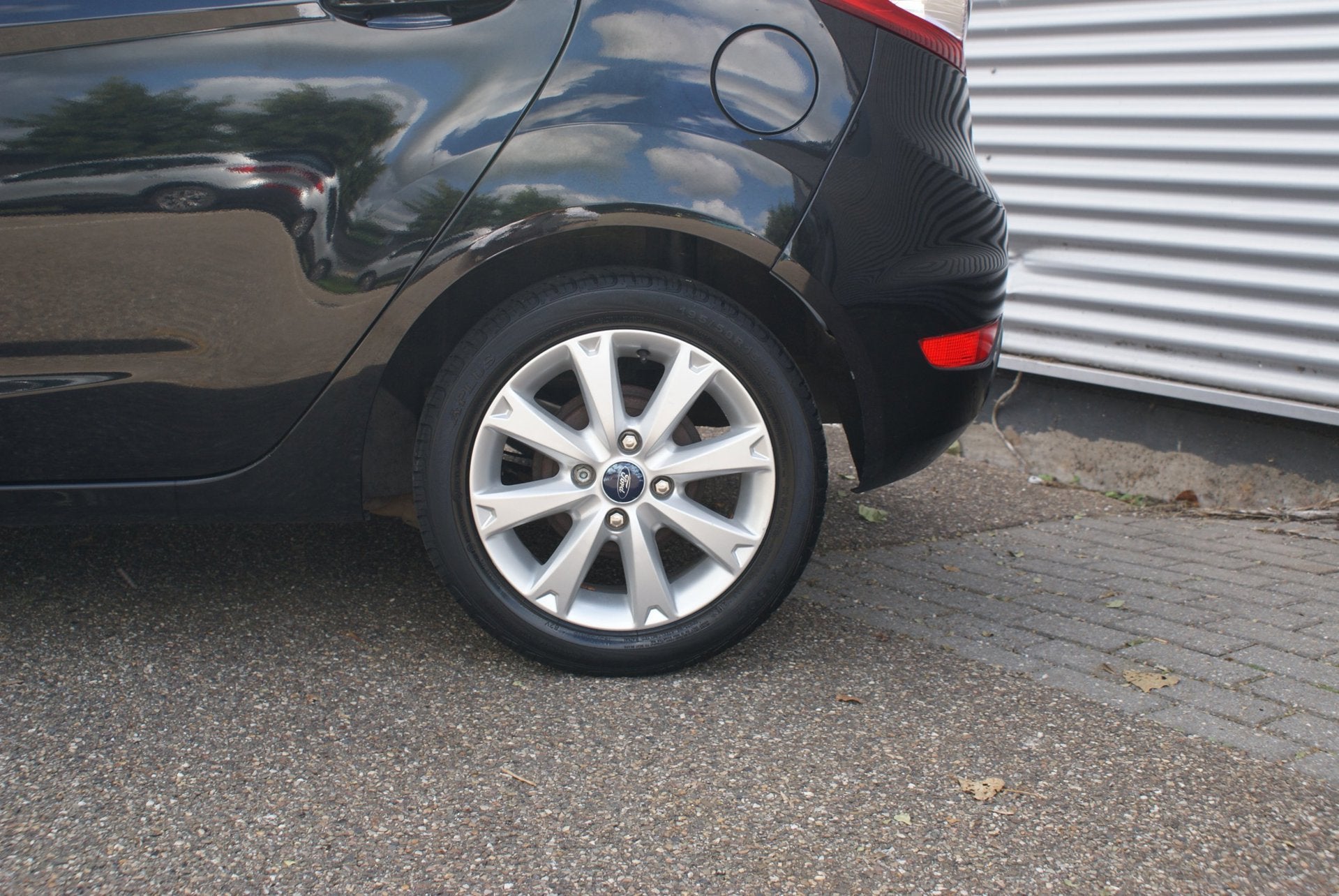 Ford Fiesta 1.25 Ghia | 5 Deuren | Airco |, Stof, 1242 cc, 82 pk, Zwart