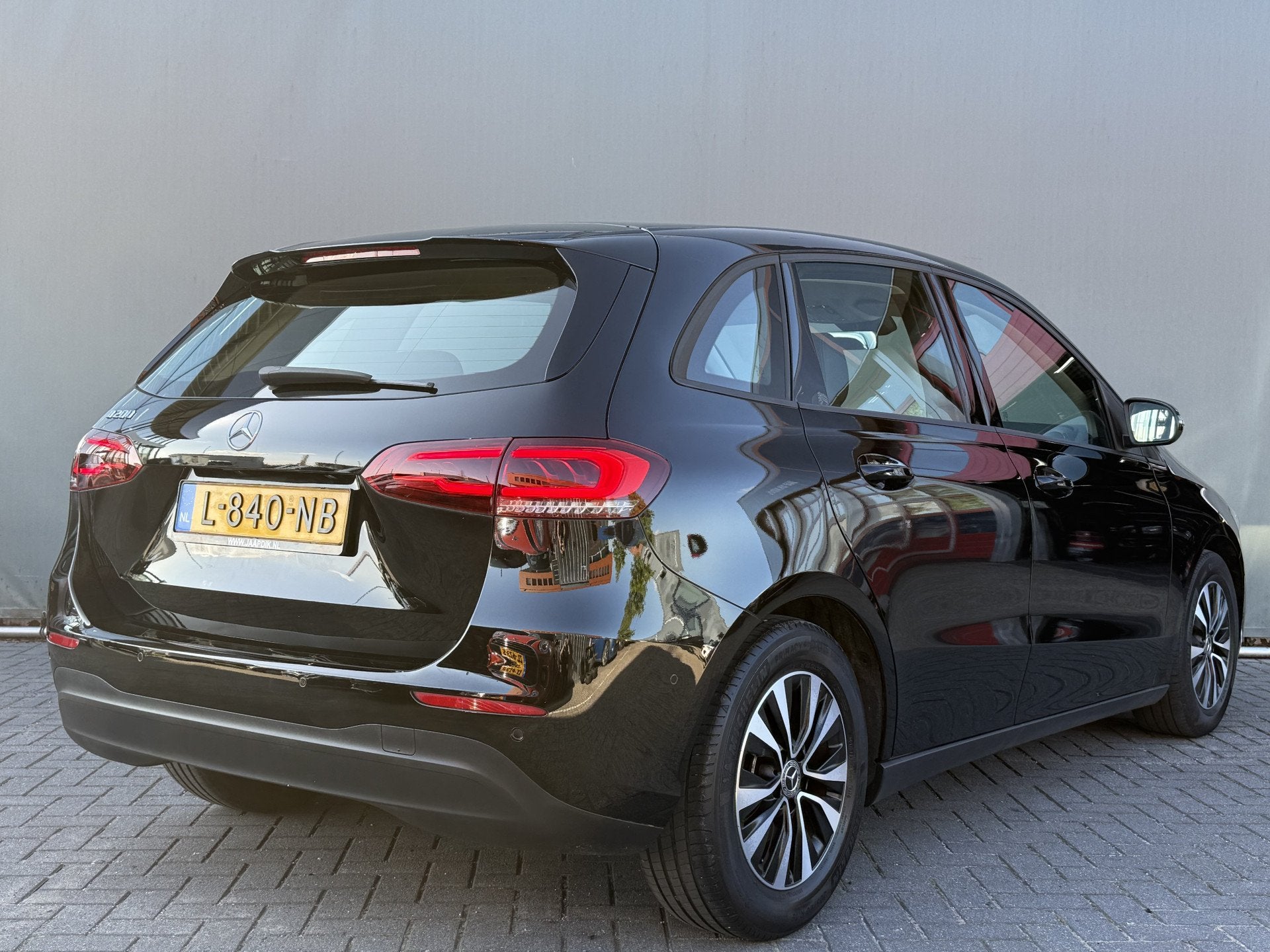 Mercedes-Benz B-Klasse 200 Business Solution BWJ 2021 STOELV, Gebruikt, 4 cilinders, Met garantie (alle), Leder en Stof