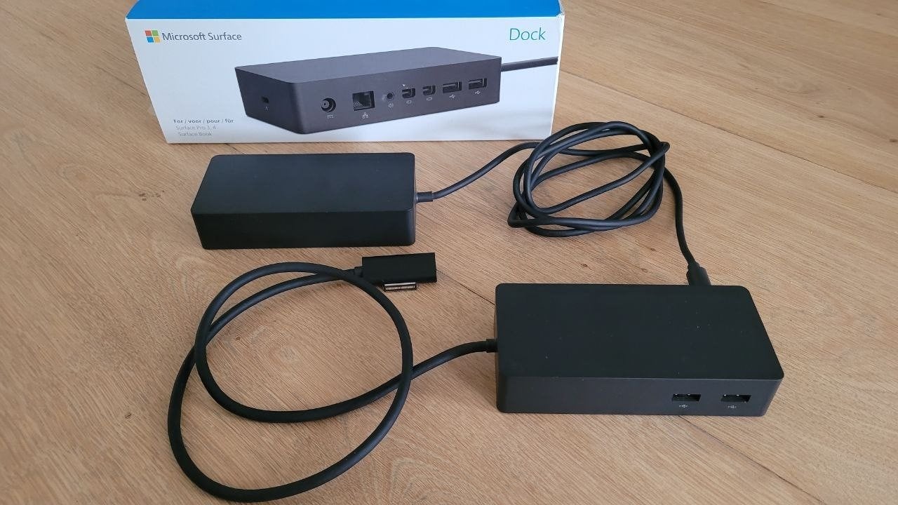 Microsoft Surface Dock - Uitbreid uw connectiviteit, Ophalen of Verzenden, Zo goed als nieuw