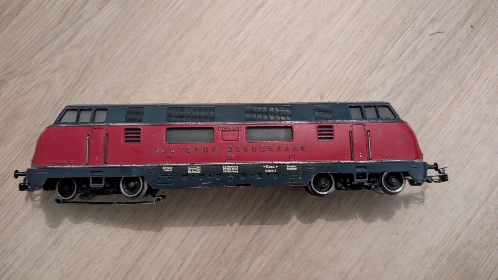 Märklin 3021 Diesellocomotief V200 DB, Wisselstroom, Gebruikt, Locomotief, Ophalen of Verzenden