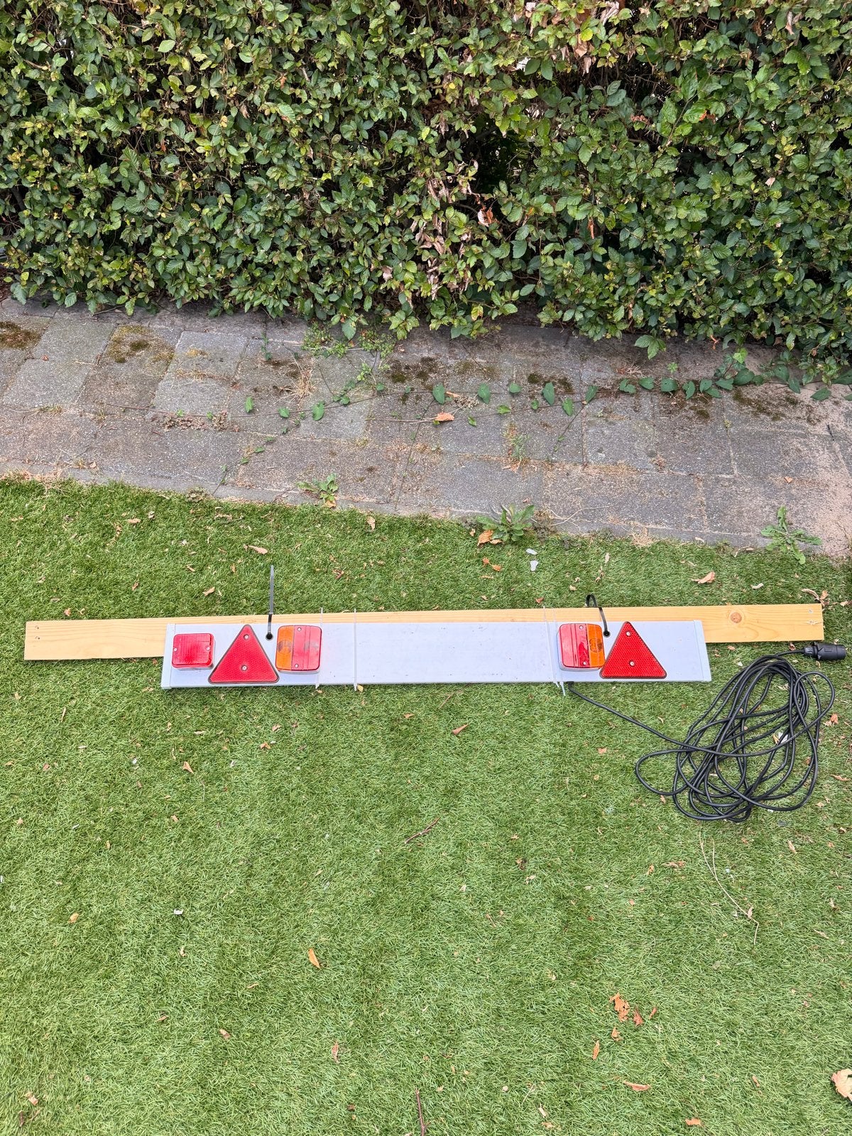 Lichtbalk met 8-9 meter kabel + plaats kentekenplaat, Ophalen, Gebruikt