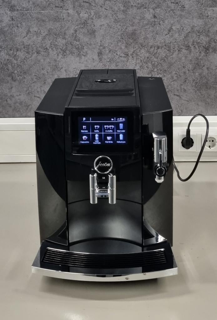 Jura S8 Touchscreen MET GARANTIE EN SERVICEBEURT, Afneembaar waterreservoir, 10 kopjes of meer, Ophalen of Verzenden, Gemalen koffie