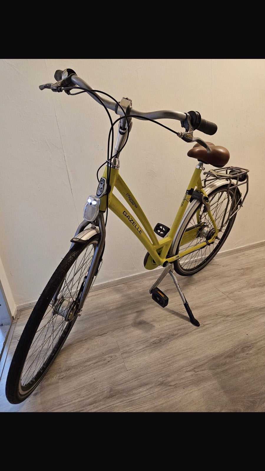 Fietsen 28 inch wielen damesfiets, Ophalen, Zo goed als nieuw, Overige merken, Versnellingen