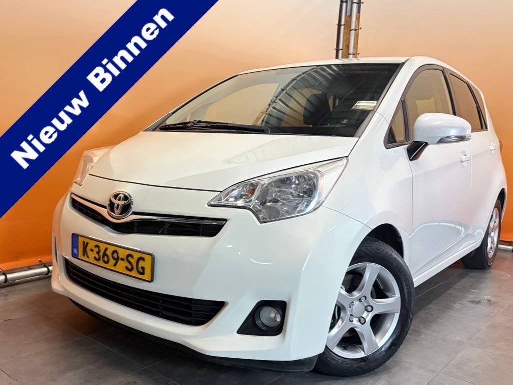 Toyota Verso-S 1.3 VVT-i Aspiration clima | lmv | navi | tre, Auto's, Voorwielaandrijving, Euro 5, 101 pk, Zwart