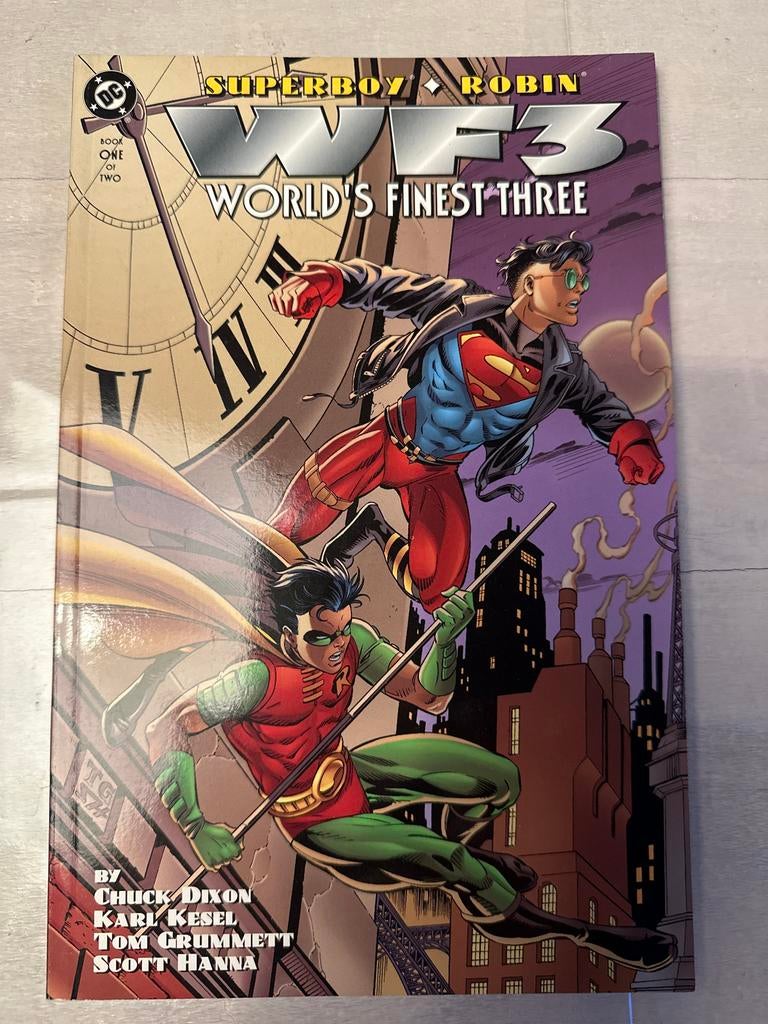 Superboy & Robin: World's Finest Three - Boek Eén TPB, Boeken, Strips | Comics, Eén comic, Ophalen of Verzenden, Zo goed als nieuw