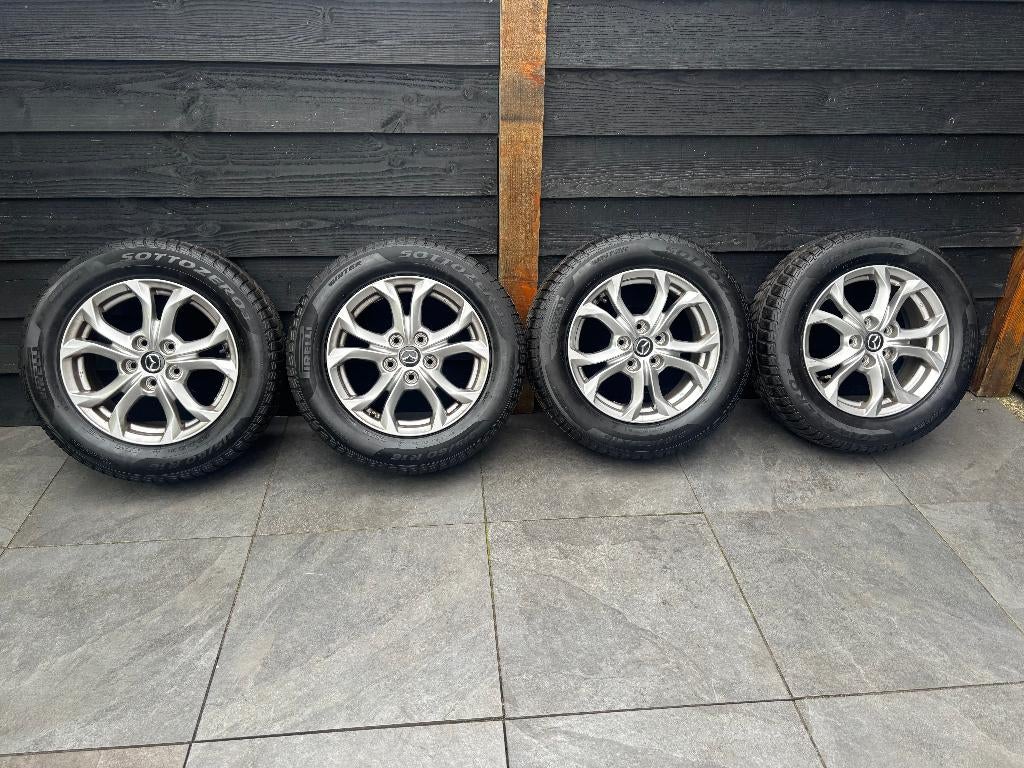 L.M velgen plus winterbanden Mazda CX-3   CX-5    16inch, Ophalen, 16 inch, Banden en Velgen, Personenwagen