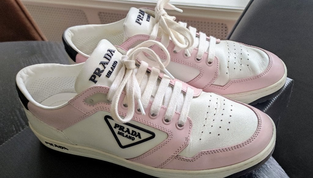 PRADA dames schoenen zwart wit roze maat 41 sneakers gympen, Prada, Zwart, Ophalen of Verzenden, Sneakers of Gympen