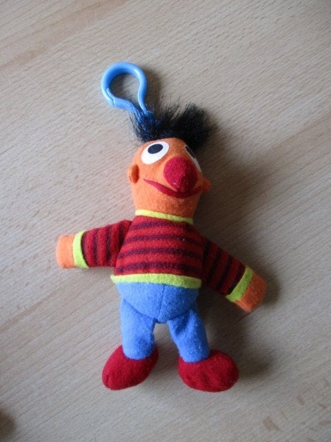Sesamstraat Ernie beany sleutelhanger  15cm  Tyco, Ophalen of Verzenden, Gebruikt