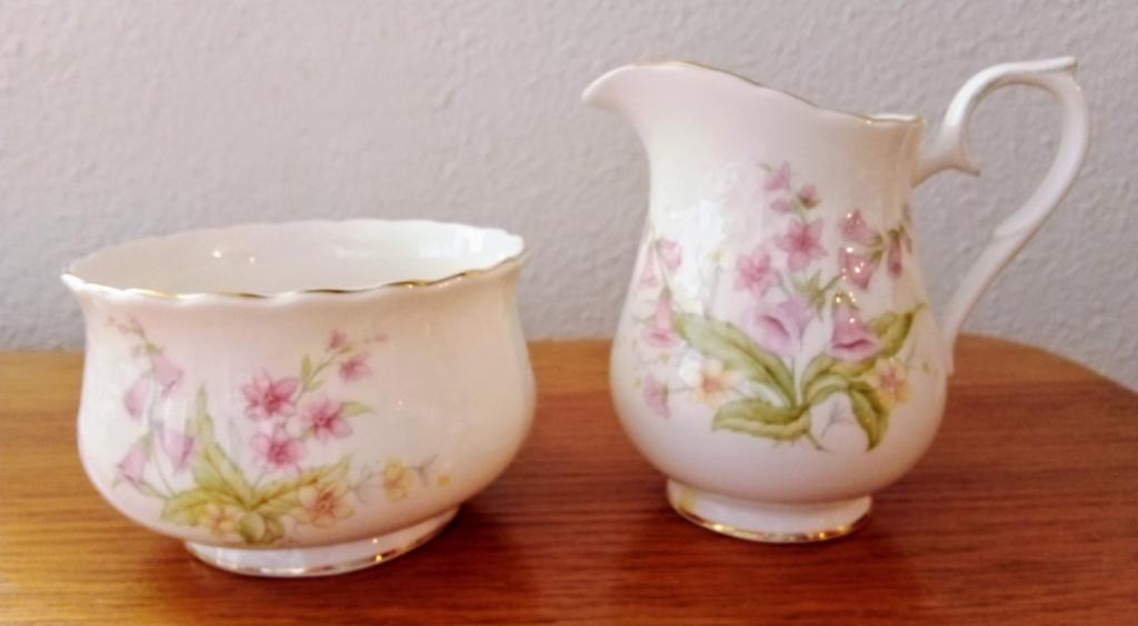 Royal Albert 'For All Seasons' Parkland Melkkan en Suikerpot, Ophalen of Verzenden