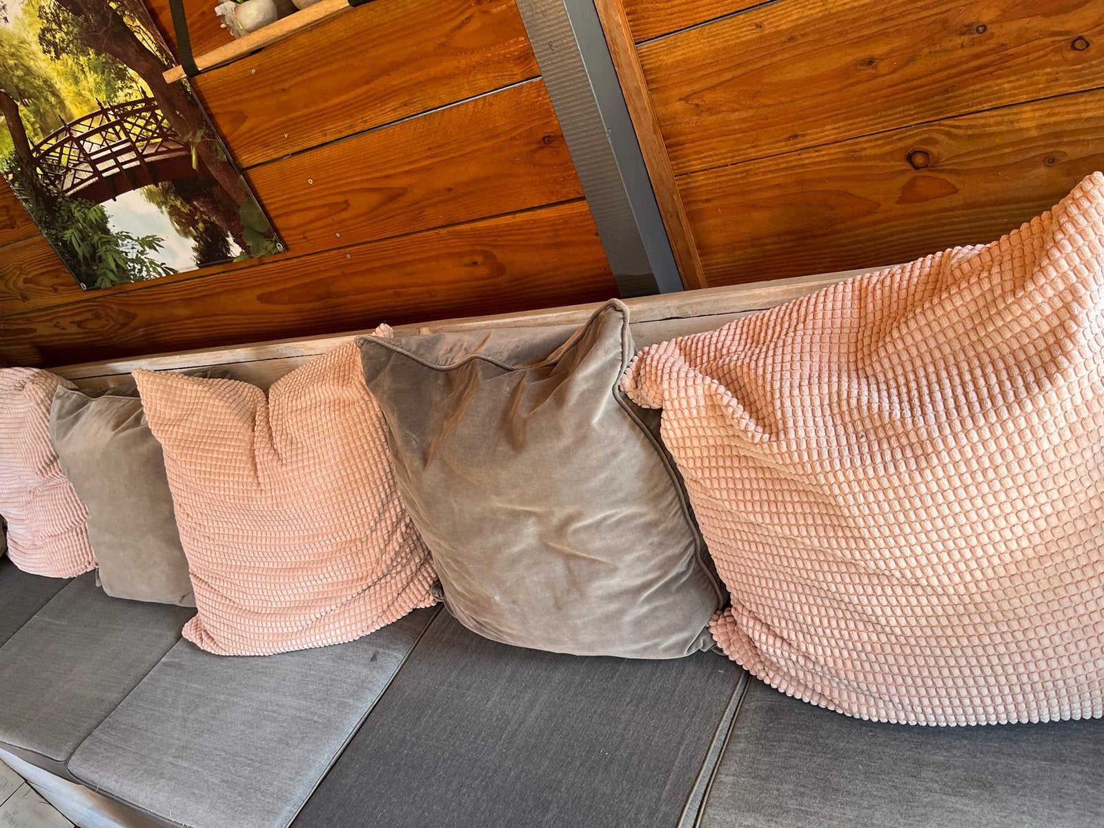 Set van 4 roze en 4 grijze rugkussens, Tuin en Terras, Ophalen, Gebruikt