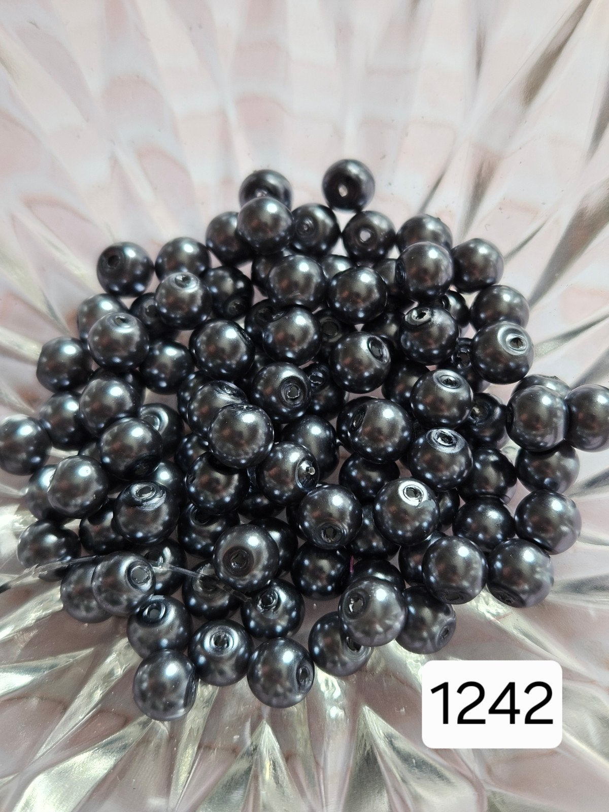 100x donkergrijze glasparels (1242), Ophalen of Verzenden, Nieuw, Kraal