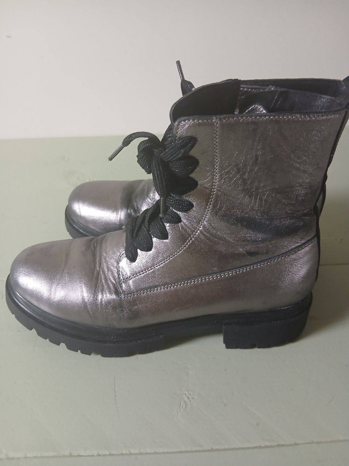Zilverkleurige veterlaarzen - Maat 39, Meisje, Schoenen, Ophalen of Verzenden, Zo goed als nieuw
