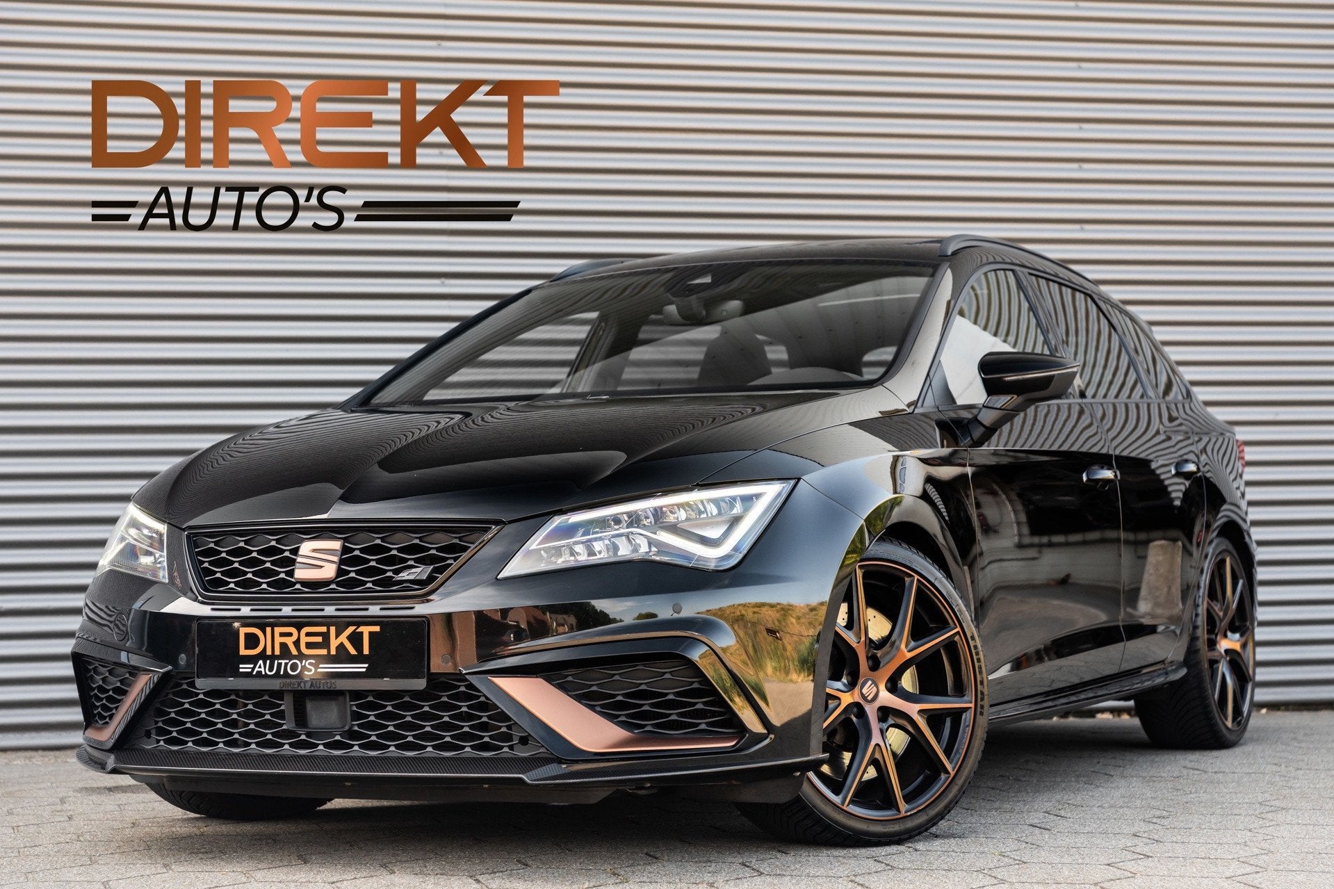 SEAT Leon ST 2.0 TSI CUPRA R 4DRIVE PANO CARBON BREMBO BEATS, Automaat, Gebruikt, Zwart, 4 cilinders