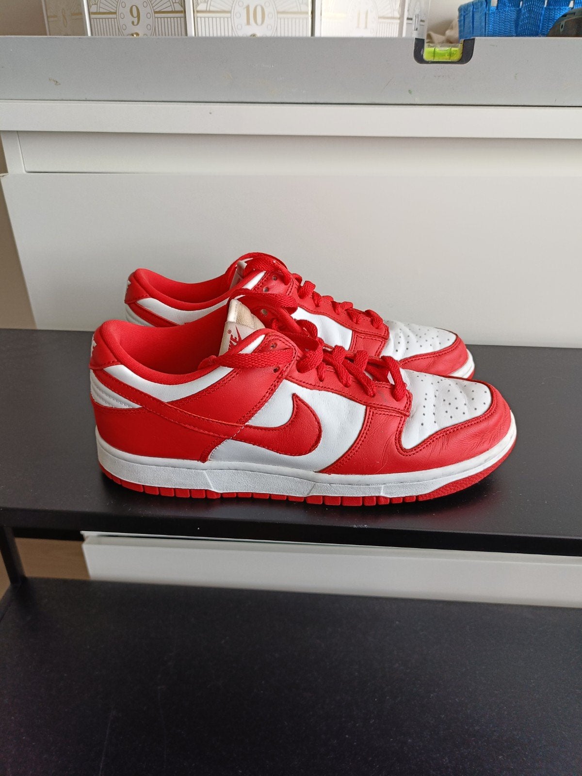 Rood/wit  nike schoenen, Kleding | Heren, Schoenen, Ophalen of Verzenden, Zo goed als nieuw, Overige kleuren