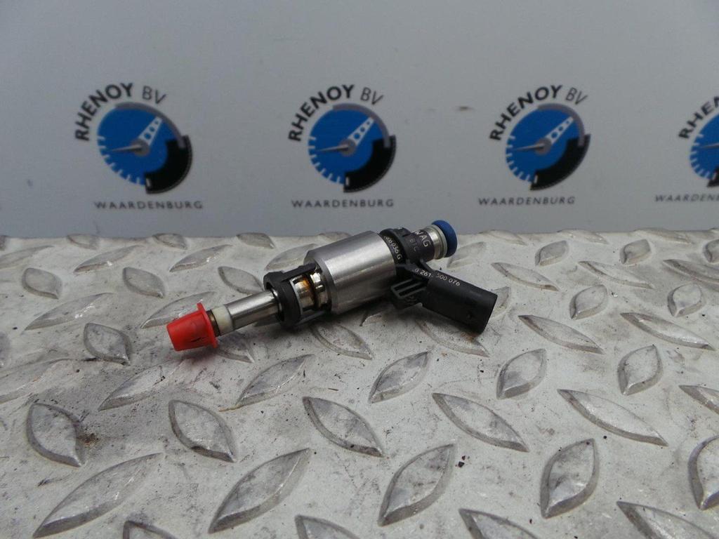 VOLKSWAGEN GOLF BRANDSTOF INJECTOR / VERSTUIVER 2011, Ophalen of Verzenden, Gebruikt, Stiba lid