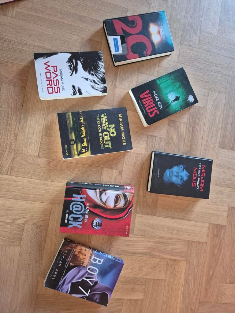 Mirjam Mous boeken 2C virus eos project password boy 7 hack, Ophalen of Verzenden, Zo goed als nieuw, Mirjam Mous